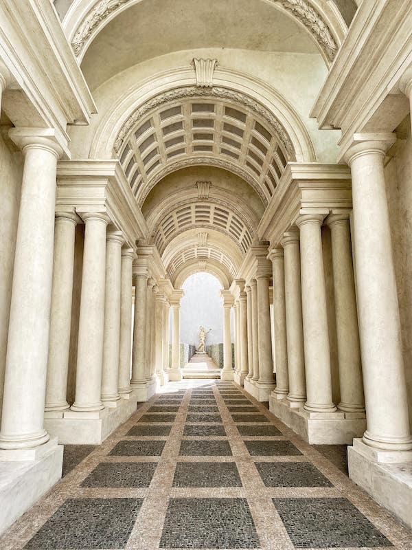 Borromini Optical Illusion
